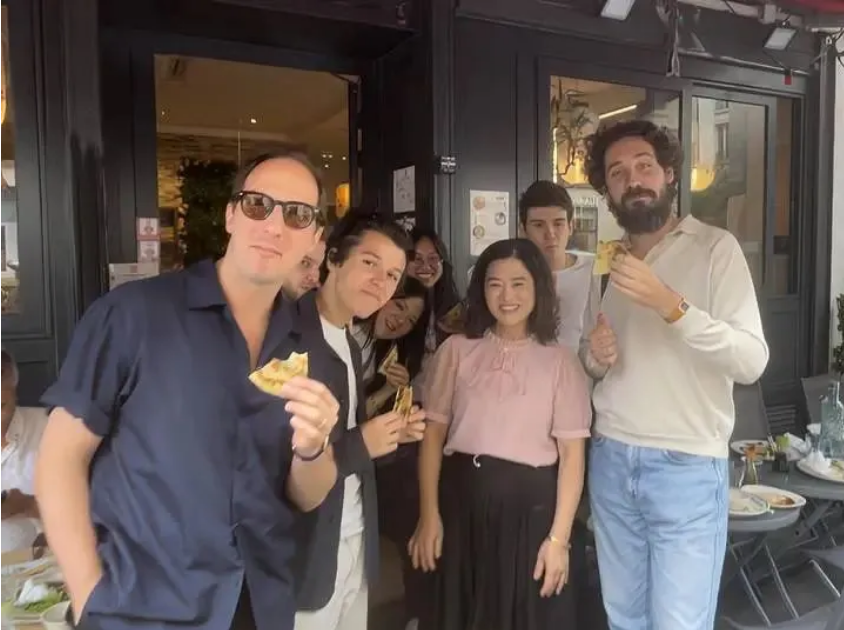 巴黎蓬皮杜艺术中心不远,开着一家温州女人的麦饼店